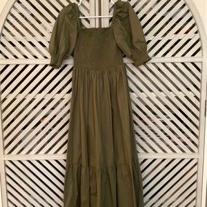 Olive green smocked top midi dress! Elbow sleeves with elastic detail on sleeves